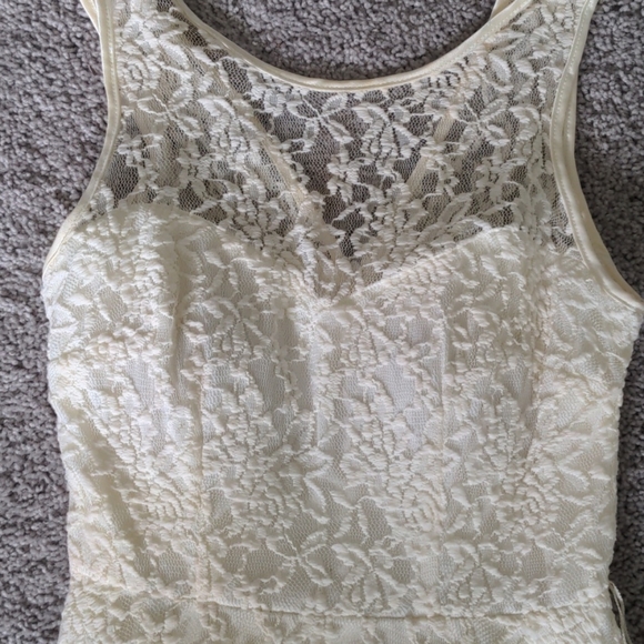 Juno Small Cream Bridesmaid Sleeveless Dress - Picture 2 of 3